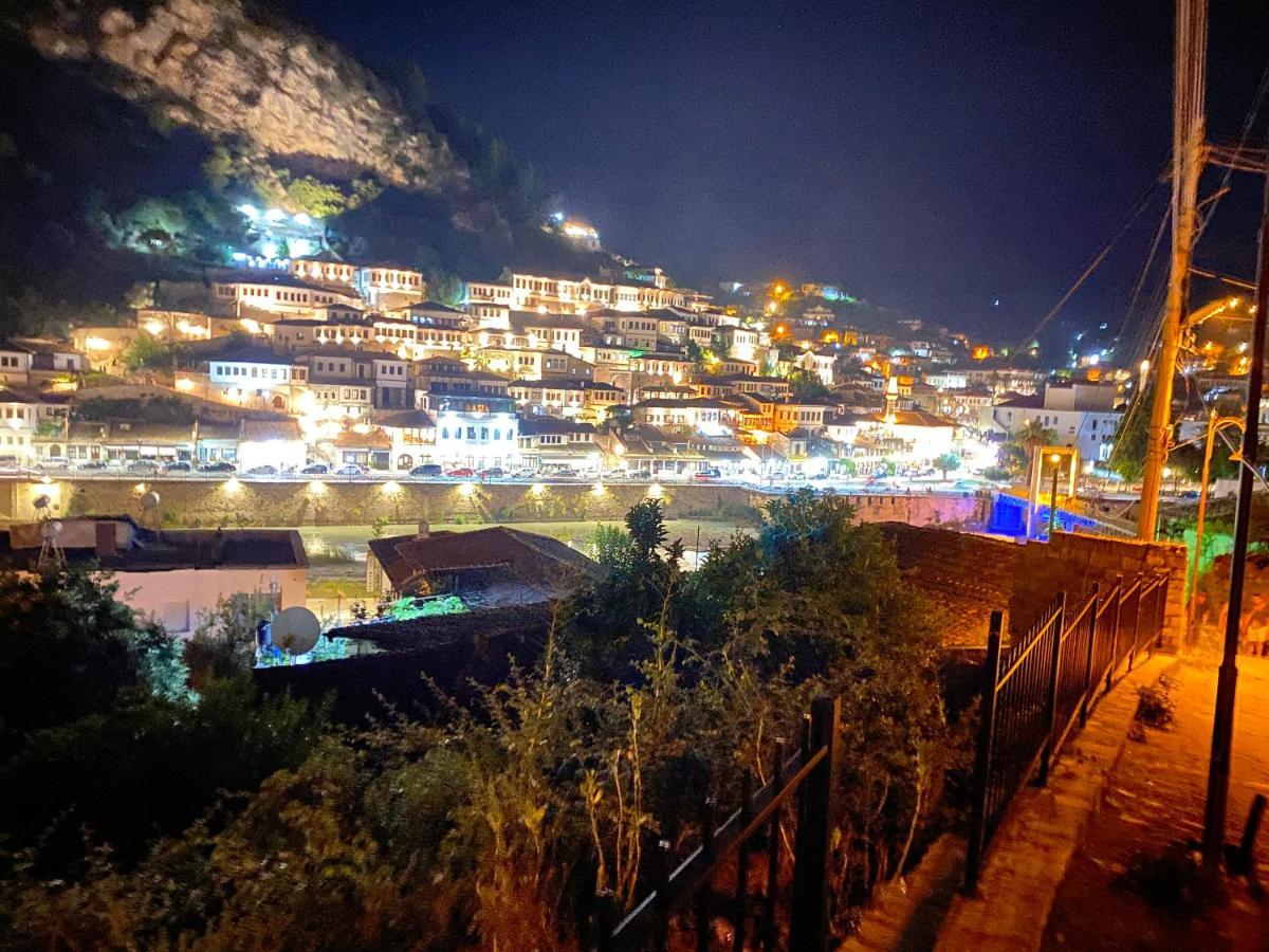 Guesthouse Riverside Berat Exterior photo